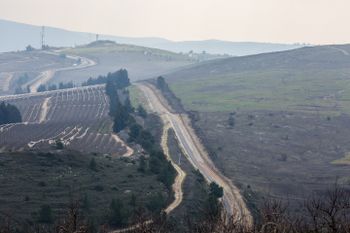 Vue de la clôture frontalière entre Israël et le Liban dans le nord de l'Etat hébreu, 16 février 2020