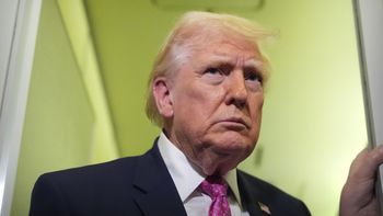 Le président Donald Trump s'adresse aux journalistes à bord d'Air Force One, le 29 mars 2026