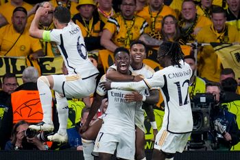 يحتفل فينيسيوس جونيور لاعب ريال مدريد بعد تسجيله الهدف الثاني لفريقه خلال المباراة النهائية لدوري أبطال أوروبا لكرة القدم بين بوروسيا دورتموند وريال مدريد على ملعب ويمبلي في لندن، السبت 1 يونيو 2024.