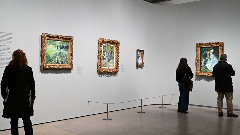 Emma Da Silva/AP יצירות אומנות מוצגות במוזיאון בצרפת, ארכיון. למקום ולמצולמים אין קשר לנאמר