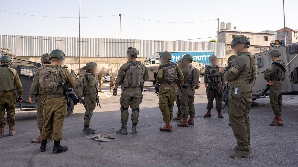 Tsahal Des soldats israéliens sur les lieux de l'attentat le 23 octobre