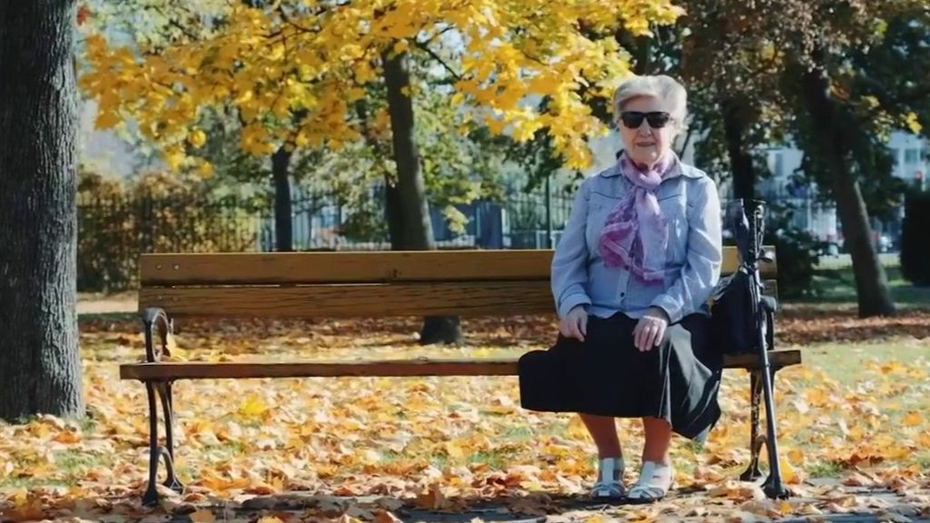 ElliQ, le robot qui combat la solitude : quand l’IA devient un compagnon de vie