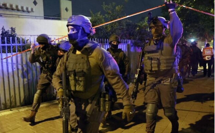 Cisjordanie: Les Forces Israéliennes Appréhendent 13 Palestiniens  Soupçonnés De Terrorisme - I24NEWS