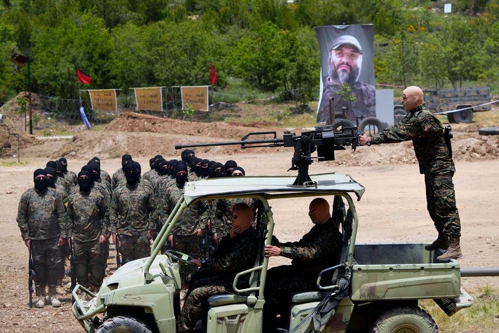 Hassan Ammar/AP Photo אימון של חיזבאללה בדרום לבנון, ארכיון