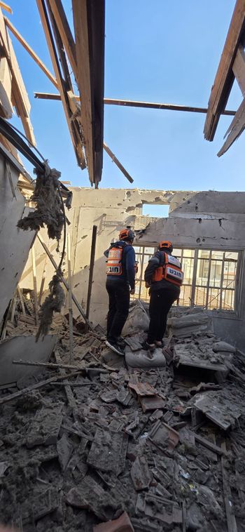 Impact de missile à Bnei Brak 