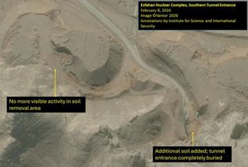 Satellite photos reveal: Iran blocks all approaches to the Isfahan nuclear facility with dirt