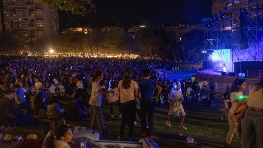 חגיגות יום העצמאות ה-78 בגבעתיים, אמש (למצולמים אין קשר לנאמר בכתבה)