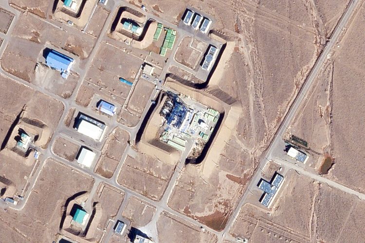 Cette photo satellite de Planet Labs PBC montre un grand bâtiment endommagé au Centre spatial Shahroud des Gardiens de la révolution dans la province de Semnan, en Iran, le 29 octobre 2024. 