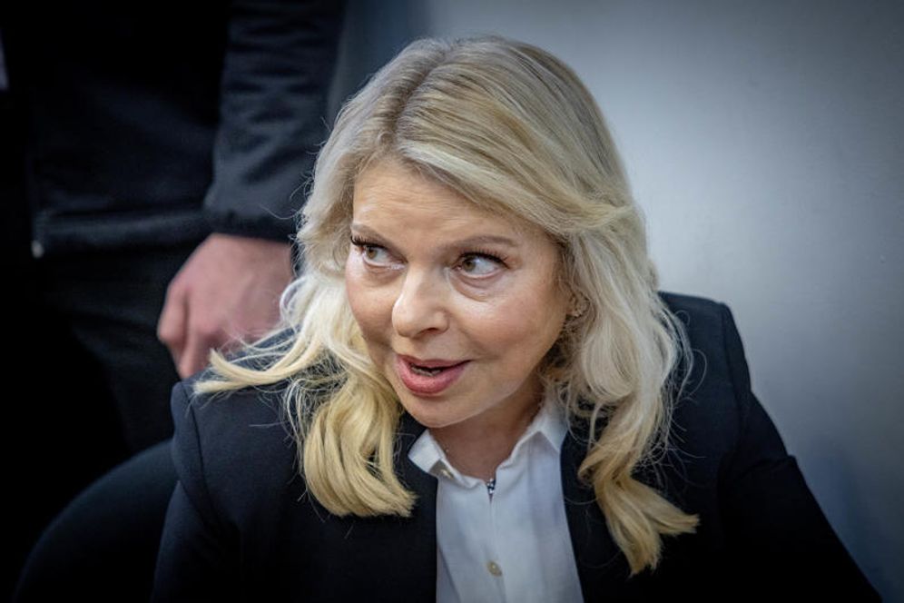 Sara Netanyahou arrive à une audience au tribunal de première instance de Jérusalem