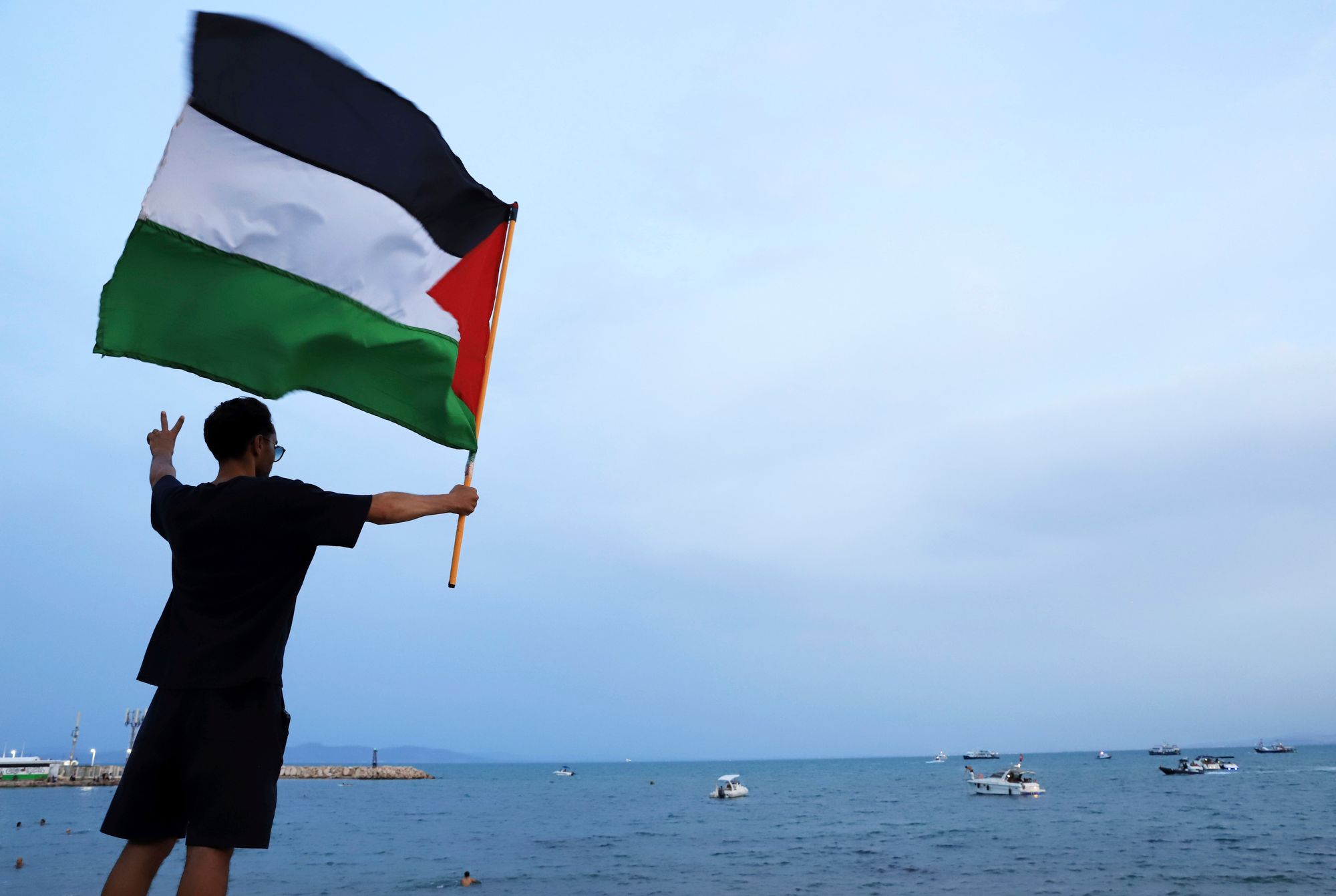Un convoi humanitaire à destination de Gaza se disperse en Libye