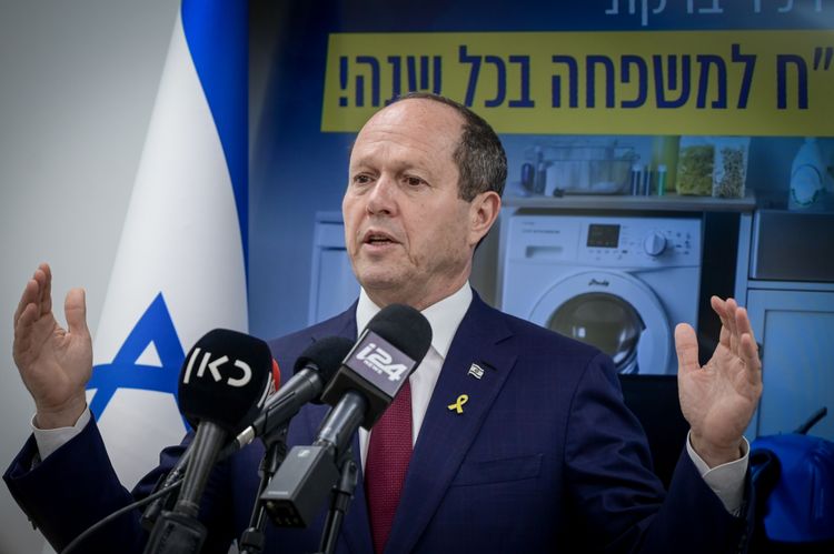 השר ניר ברקת