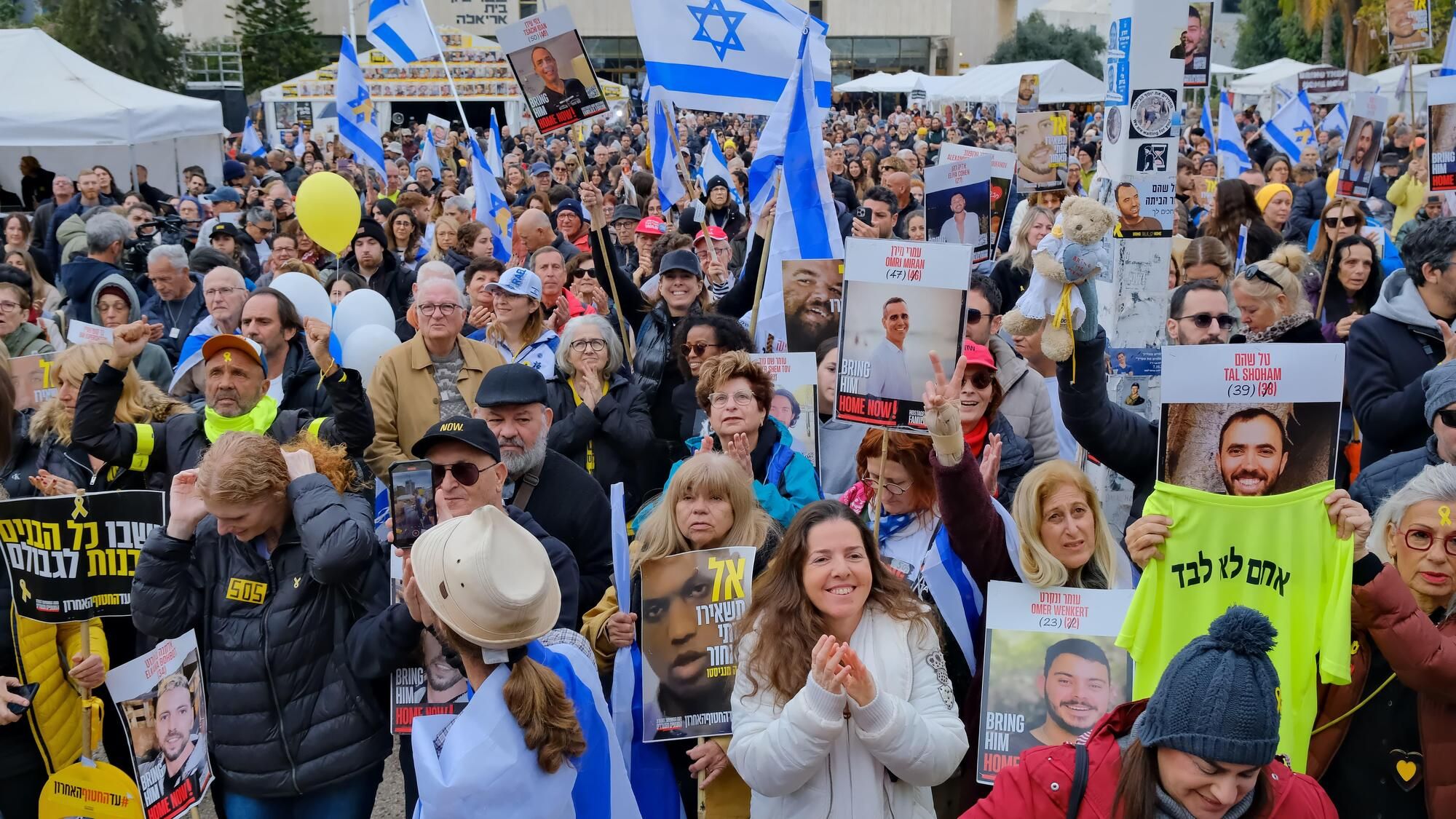 عائلات المختطفين تتهم كير ستارمر بـ "مكافأة القتلة"، "الاعتراف بالدولة الفلسطينية يُعقّد بشكل كبير جهود إعادة المختطفين"