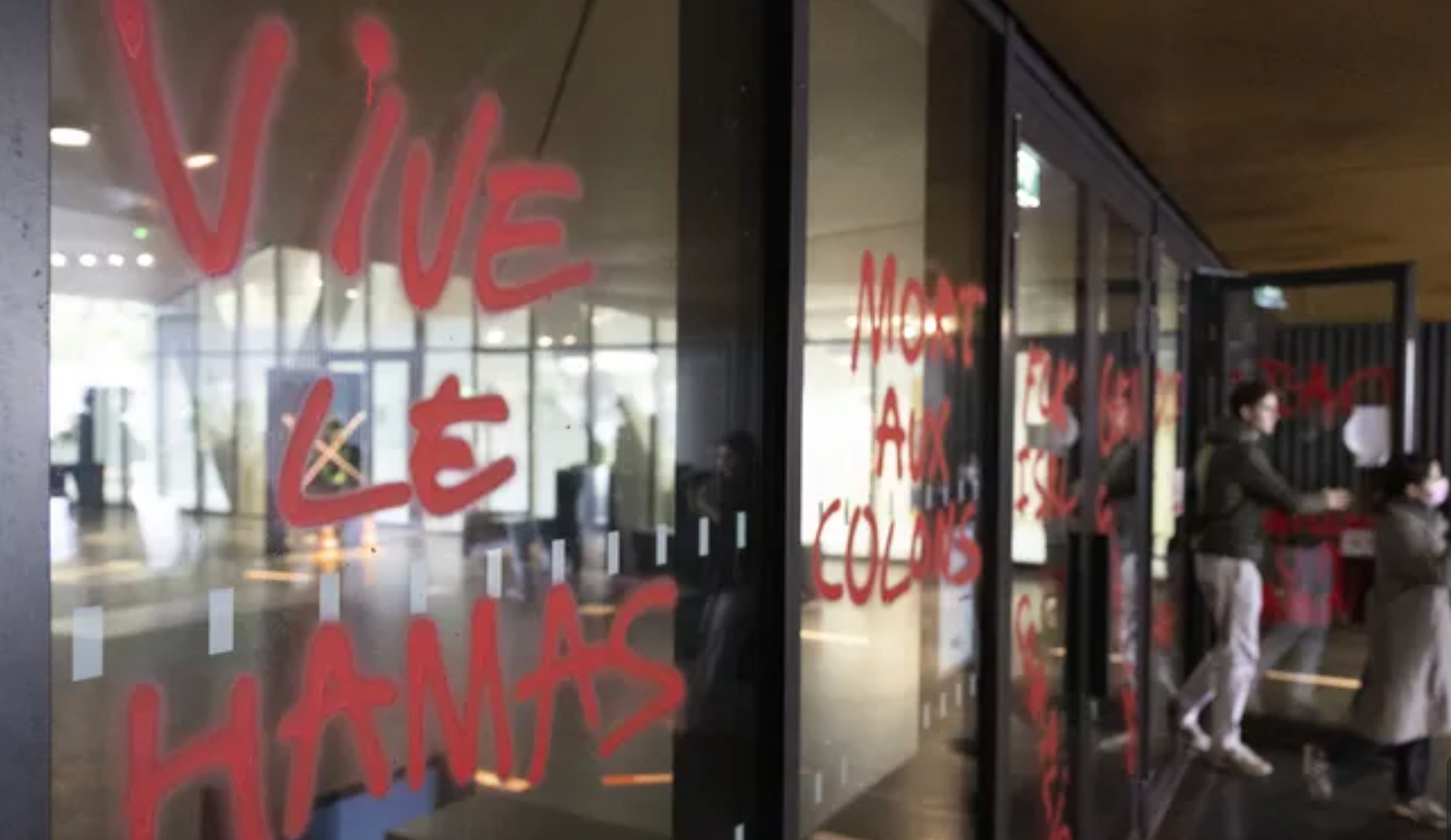 "Mort aux colons" : des tags pro-Hamas découverts sur la façade de Sciences Po Strasbourg