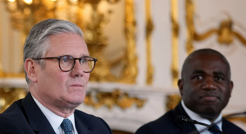 Kin Cheung / POOL / AFP) British Prime Minister Keir Starmer and Deputy Prime Minister, then Foreign Secretary, David Lammy
