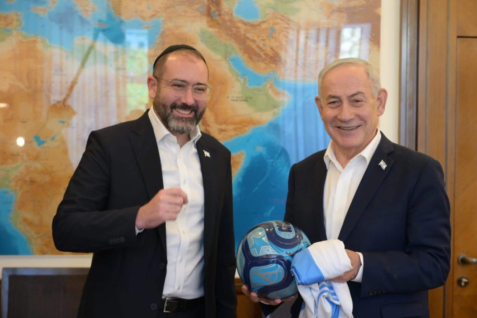 Mondial : Netanyahou et plusieurs ministres israéliens affichent leur soutien à l'Argentine avant la finale