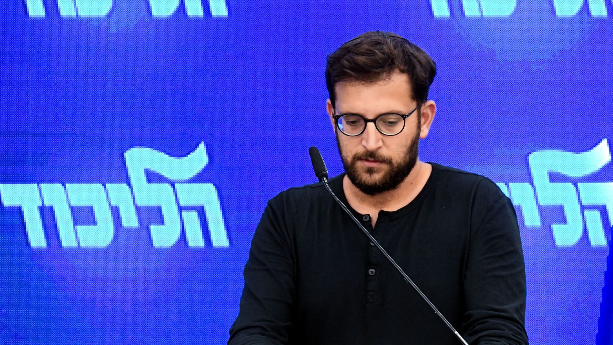 Un ancien conseiller de Netanyahou inculpé pour transmission d’informations secrètes