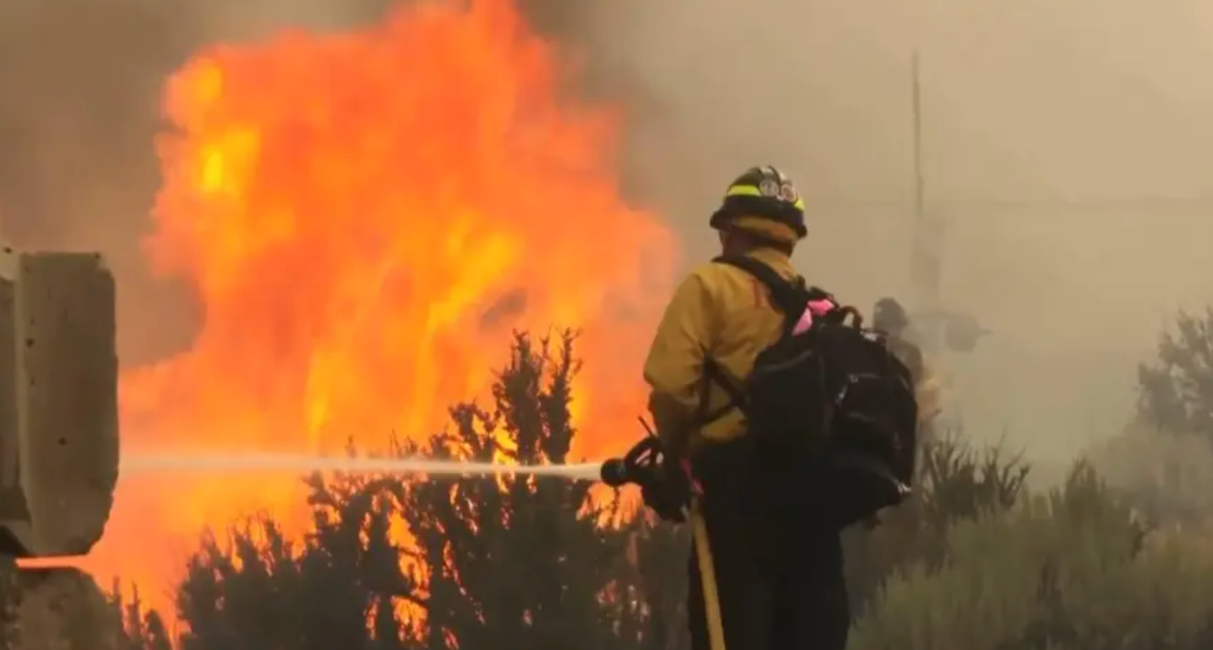 États-Unis : environ 90.000 évacués face au mégafeu de forêt "Hawk" dans le Nevada