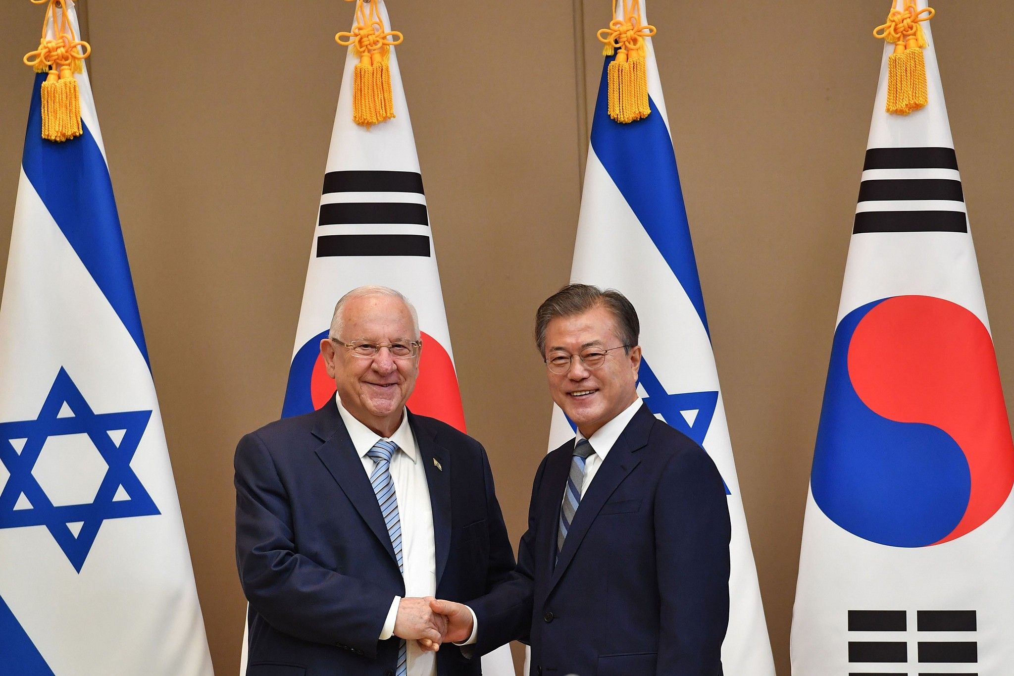 south-korea-becomes-first-asian-country-to-sign-free-trade-agreement