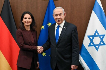 La ministre allemande des Affaires étrangères Annalena Baerbock, à gauche, rencontre le Premier ministre Benjamin Netanyahou à Jérusalem, le 17 avril 2024.