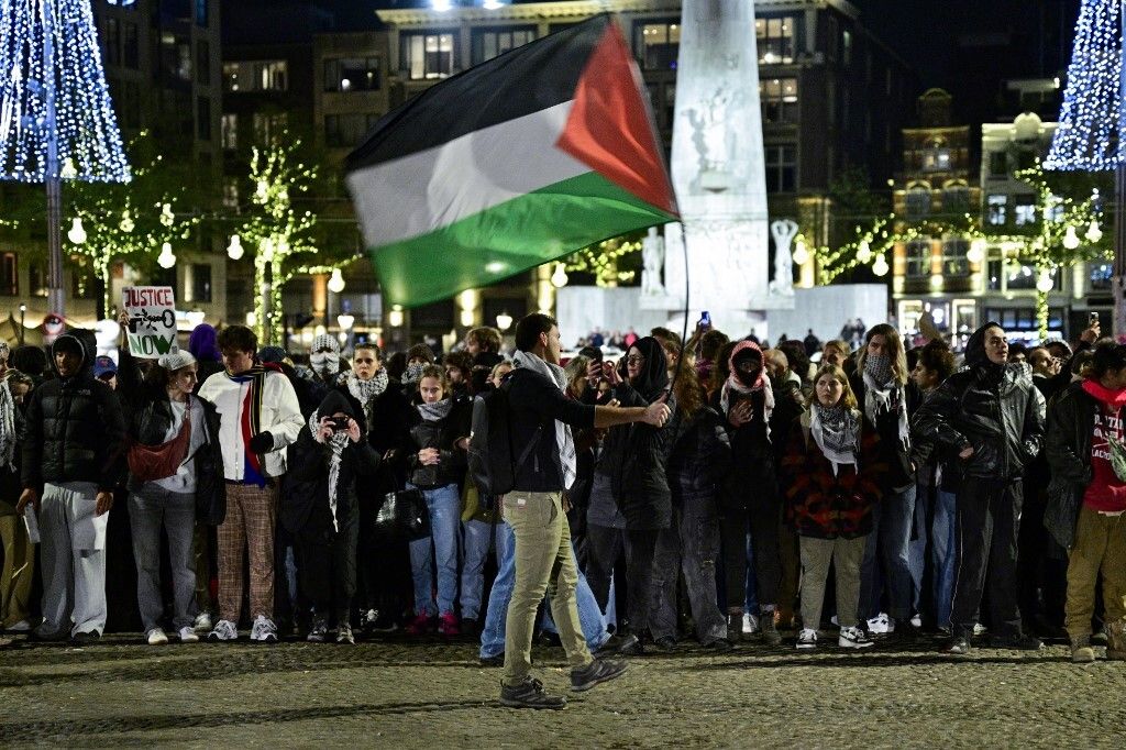 Amsterdam : polémique autour de la participation d’un chanteur israélien lié à l’armée pour un concert de Hanouka