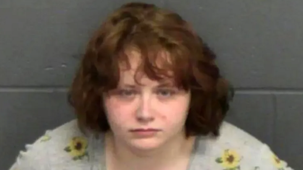 האם החשודה בהתעללות בבתה בת ה-3 בארה"ב