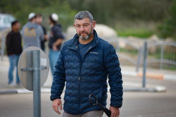 Ofer Winter arrives for the funeral of Asher Hayon, a former chief of staff and adviser to Prime Minister Netanyahu