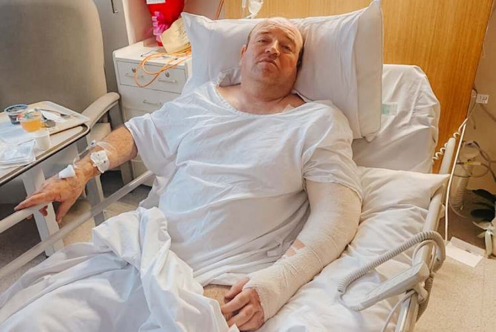 Ahmed al Ahmad sur son lit d'hôpital 