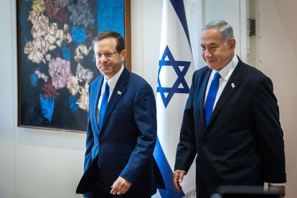 Israeli President Isaac Herzog (L) and Prime Minister Benjamin Netanyahu in Jerusalem.