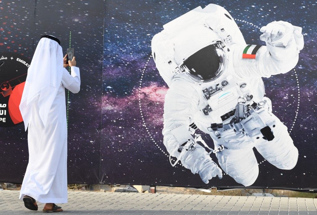 اختارت دولة الإمارات العربية المتحدة أول رائد فضاء عربي يذهب في مهمة إلى المحطة الفضائية