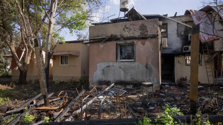 Une maison détruite au kibboutz Kissoufim suite à l'attaque du 7 octobre