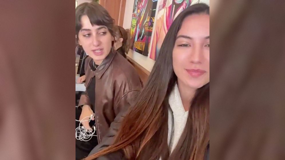 מיס ישראל מלאני שירז ואשת ראש עיריית ניו יורק ראמה דוואג'י. אמרה לה שהיא ישראלית - ושם נגמרה השיחה
