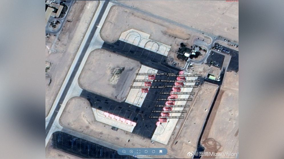 11 מטוסי קרב אמריקנים מסוג F-22 "ראפטור" וסוללות הגנה אווירית בבסיס עובדה