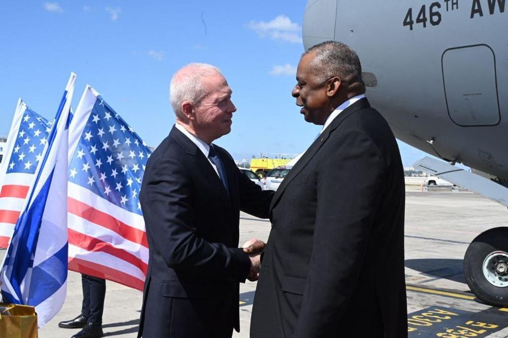 Israel's Defense Minister Yoav Gallant (L) greets Pentagon chief Lloyd Austin.