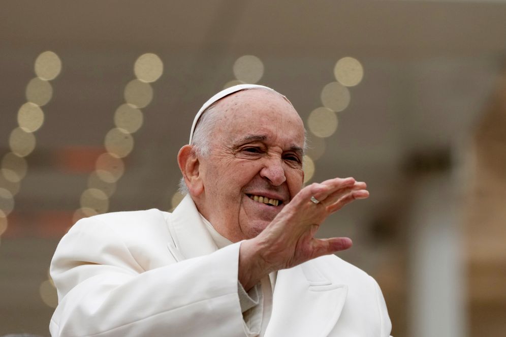 האפיפיור, ארכיון