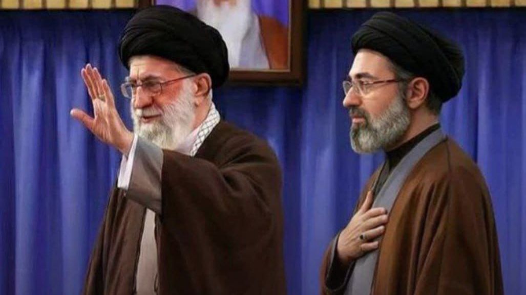 "Pas très intelligent " : ce qu'Ali Khamenei pensait vraiment de son fils Mojtaba