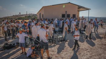 21 ans après son évacuation, des Israéliens se réinstallent à Ganim, en Judée-Samarie, le 13.08.2026
