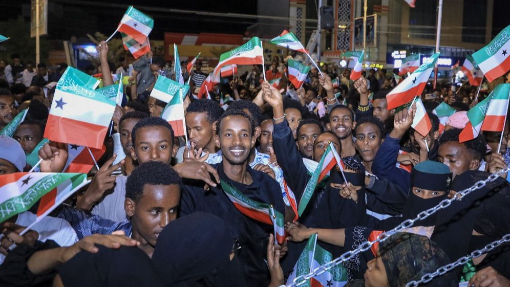 Des somalilandais célèbrent la reconnaissance de leur pays par Israël  