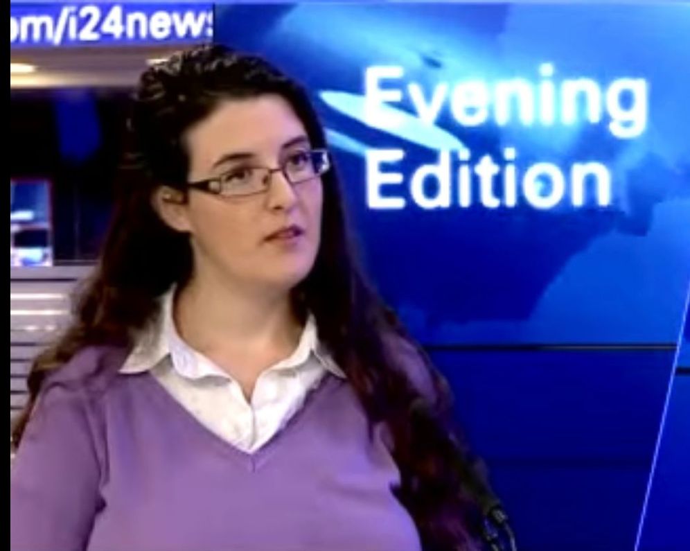 Elizabeth Tsurkov dans le studio d'i24NEWS en 2014.