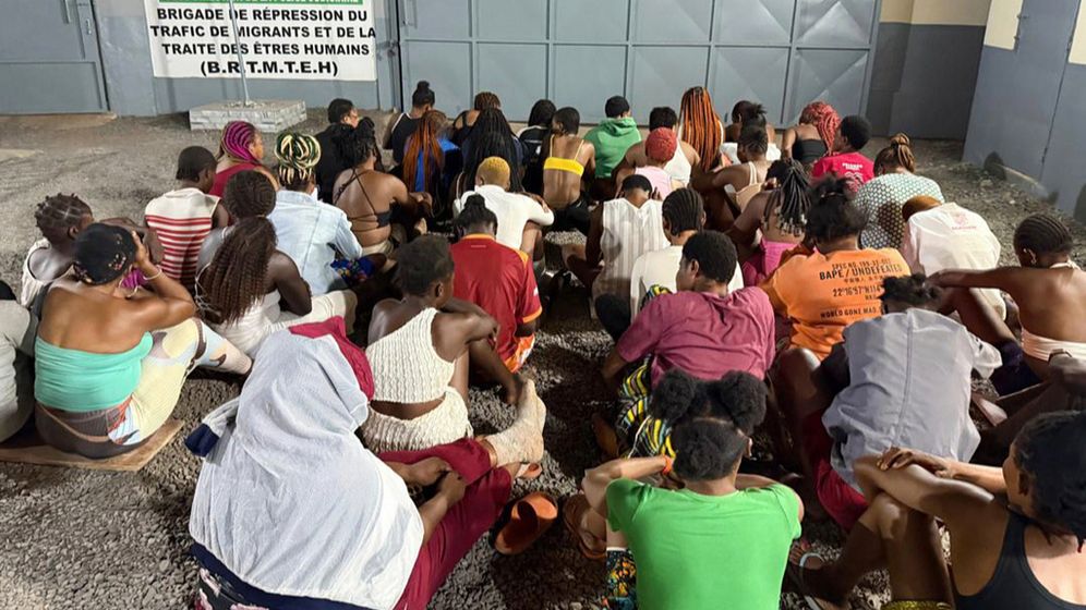INTERPOL via AP Sur cette photo diffusée par INTERPOL, des victimes de la traite des êtres humains à Bamako, au Mali