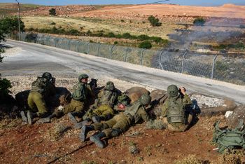 Des soldats israéliens à Metoula, à la frontière entre Israël et le Liban, le 15 mai 2021