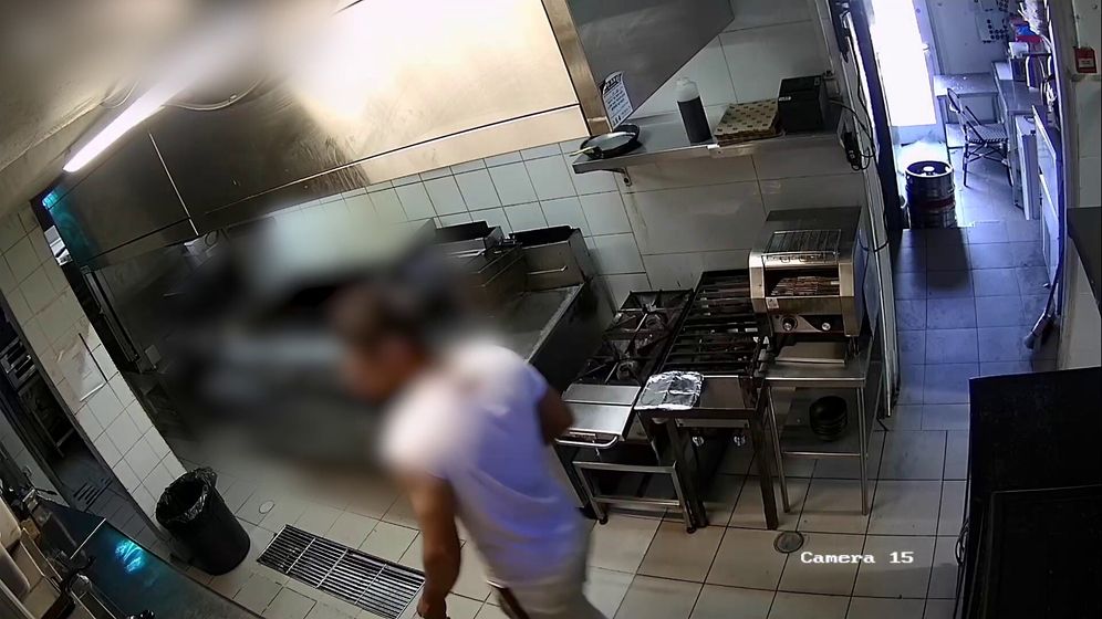 شاب اقتحم محل بقالة - وضبط بسبب شطيرة