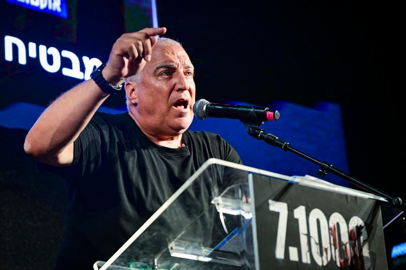 "Nous ne permettrons pas que la vérité soit étouffée", assure le père de Roni Eshel, soldate tuée le 7 octobre