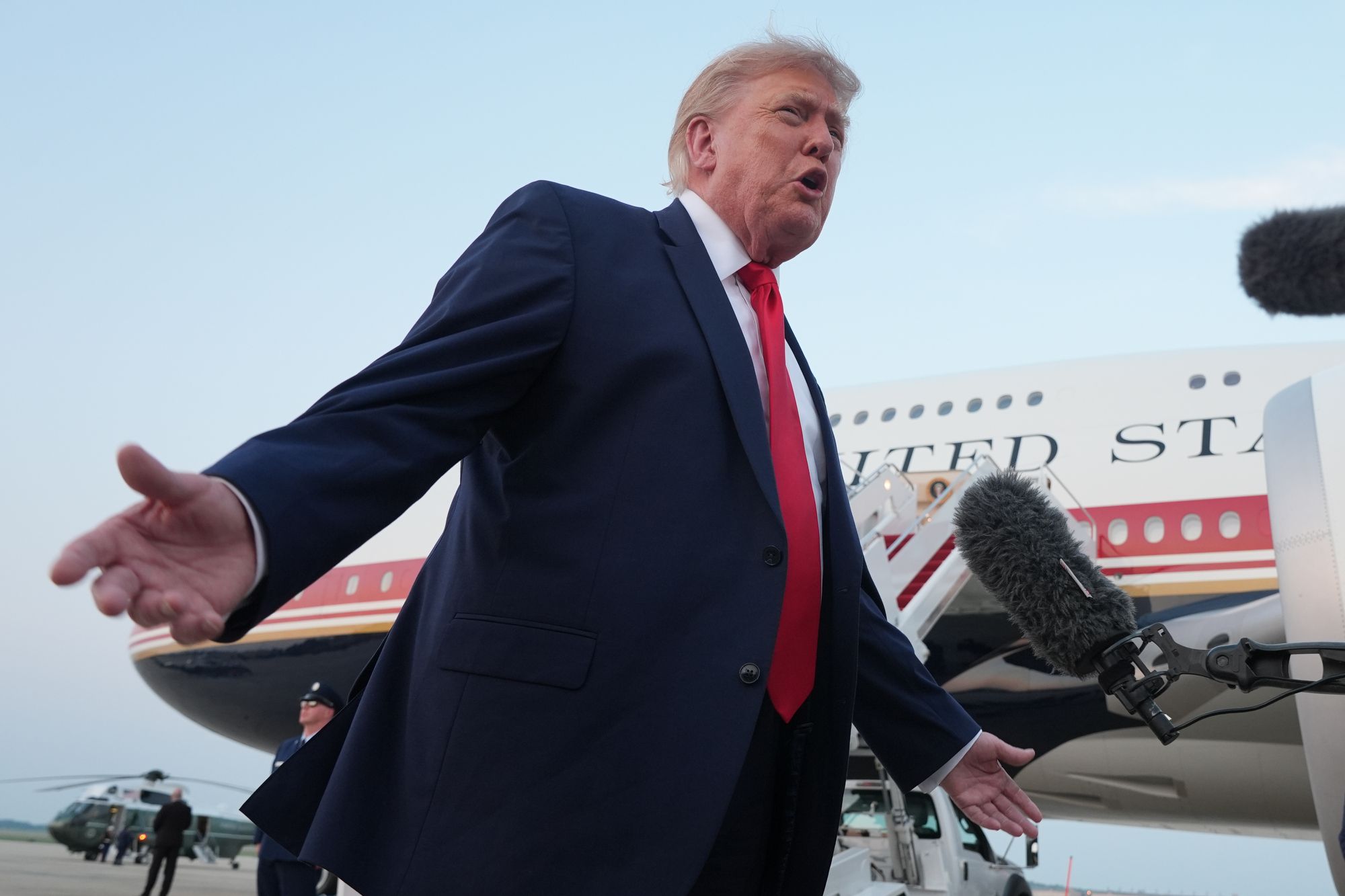LIVE BLOG | Donald Trump annonce de nouveaux pourparlers avec l'Iran à partir de ce lundi