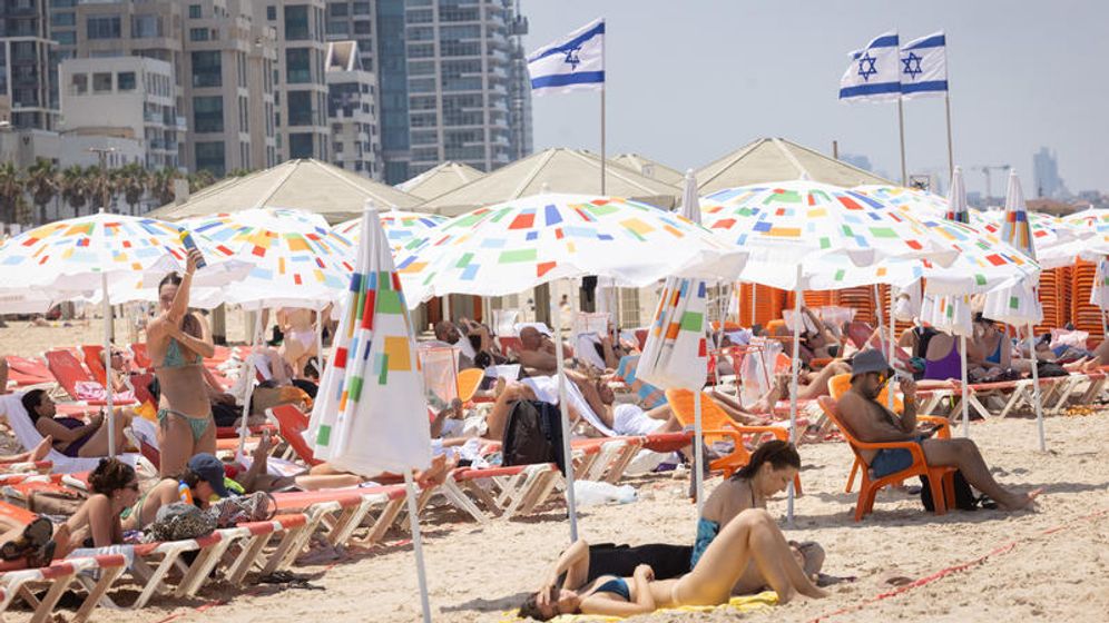 Miriam Alster/FLASH90 Illustration - Plage à Tel Aviv