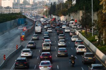 פקקים באיילון, ארכיון