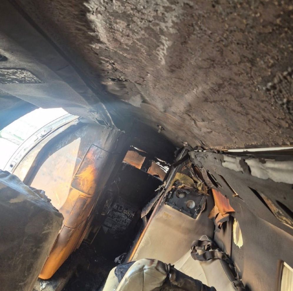 احترقت الطائرة بالكامل بعد إصابتها بشظايا صاروخ إيراني 18/3/2026