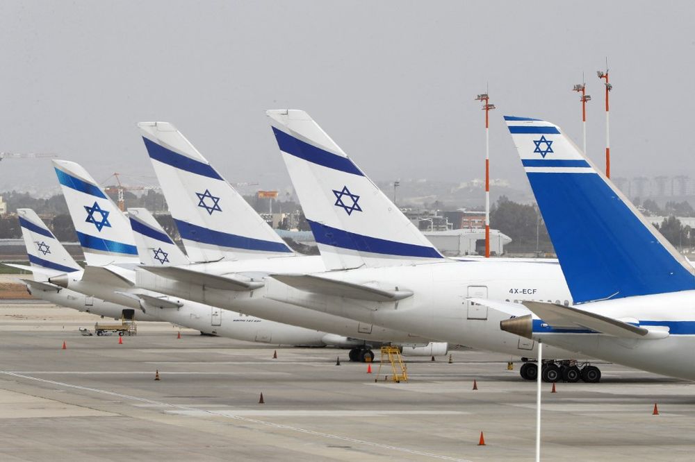 Des avions de la compagnie El Al à l'arrêt en pleine vague de pandémie sur le tarmac de l'aéroport Ben Gourion de Tel-Aviv, le 10 mars 2020