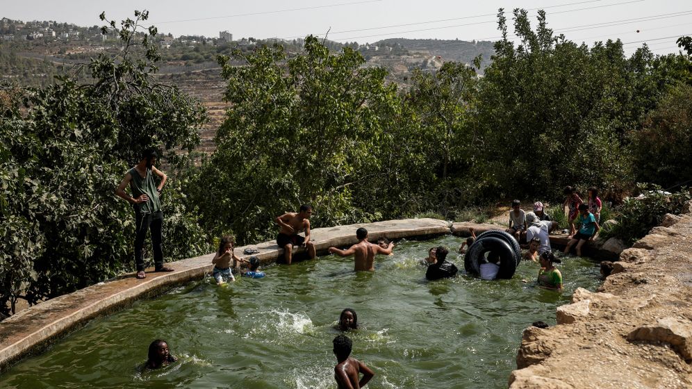 עין לבן בהרי ירושלים, קיץ