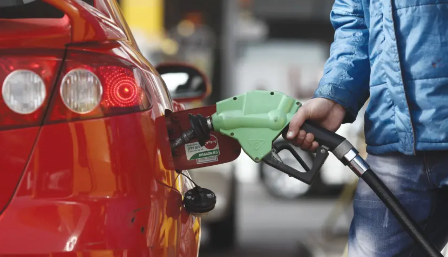En Israël, le prix de l'essence atteint un niveau record sur fond de guerre avec l’Iran
