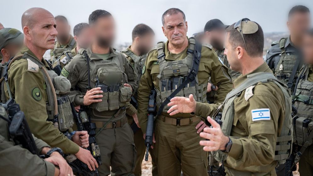 Le chef d'état-major de Tsahal, Eyal Zamir, en visite au quartier général du commandement central, le 14.10.2026